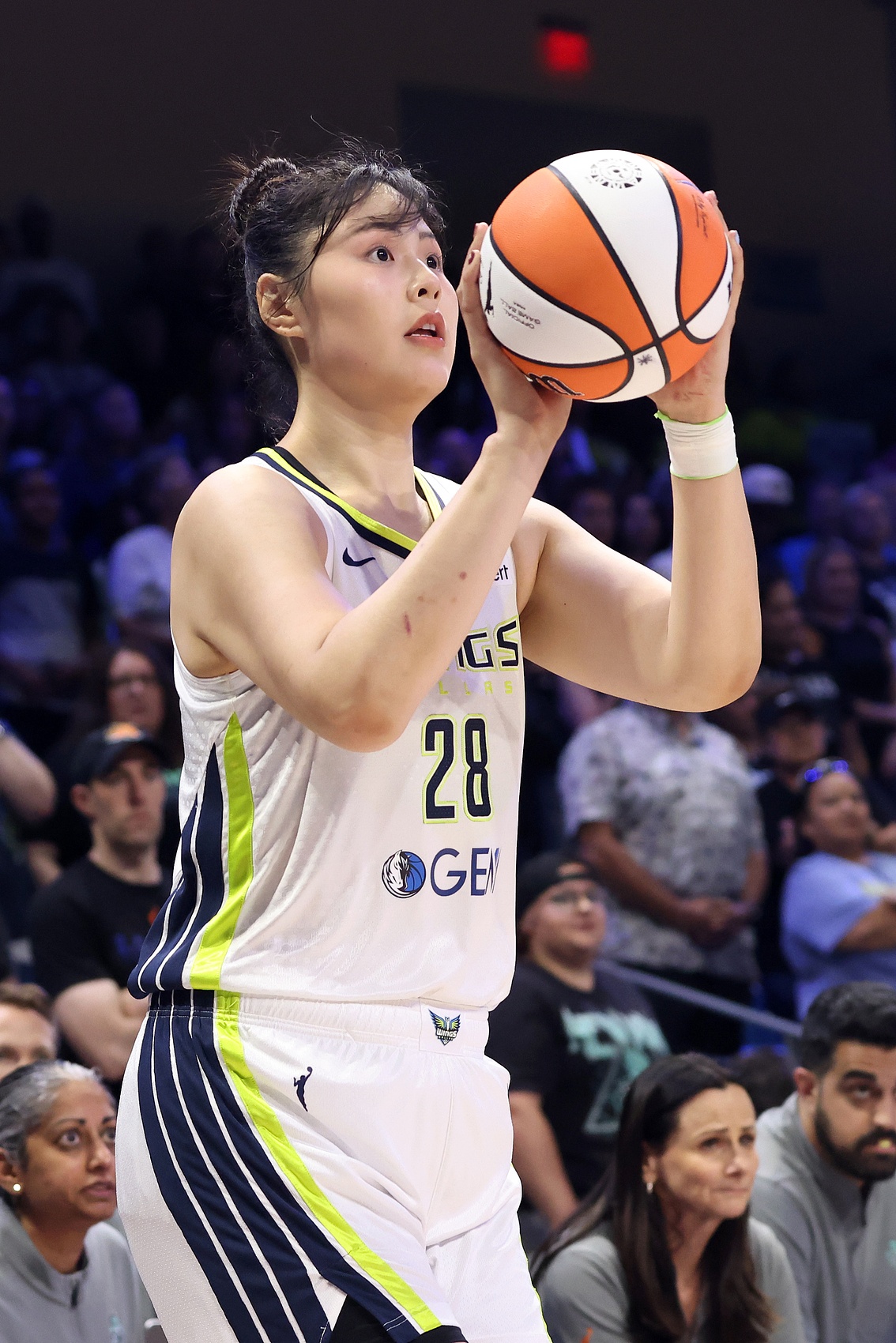里程碑之夜！李Yueru成為中國女子籃球隊歷史上的第三名球員 在WNBA擁有20多個單打以上